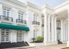 Rumah bergaya klasik modern