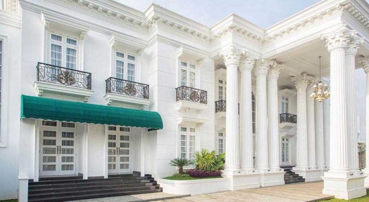 Rumah bergaya klasik modern